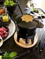 Service à Fondue - Fonte Noire - Plateau Bois 6 pers - Ø 17 cm - BAUMALU – Image 2