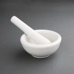 Pilon et mortier en porcelaine - Vogue 115 mm – Image 3